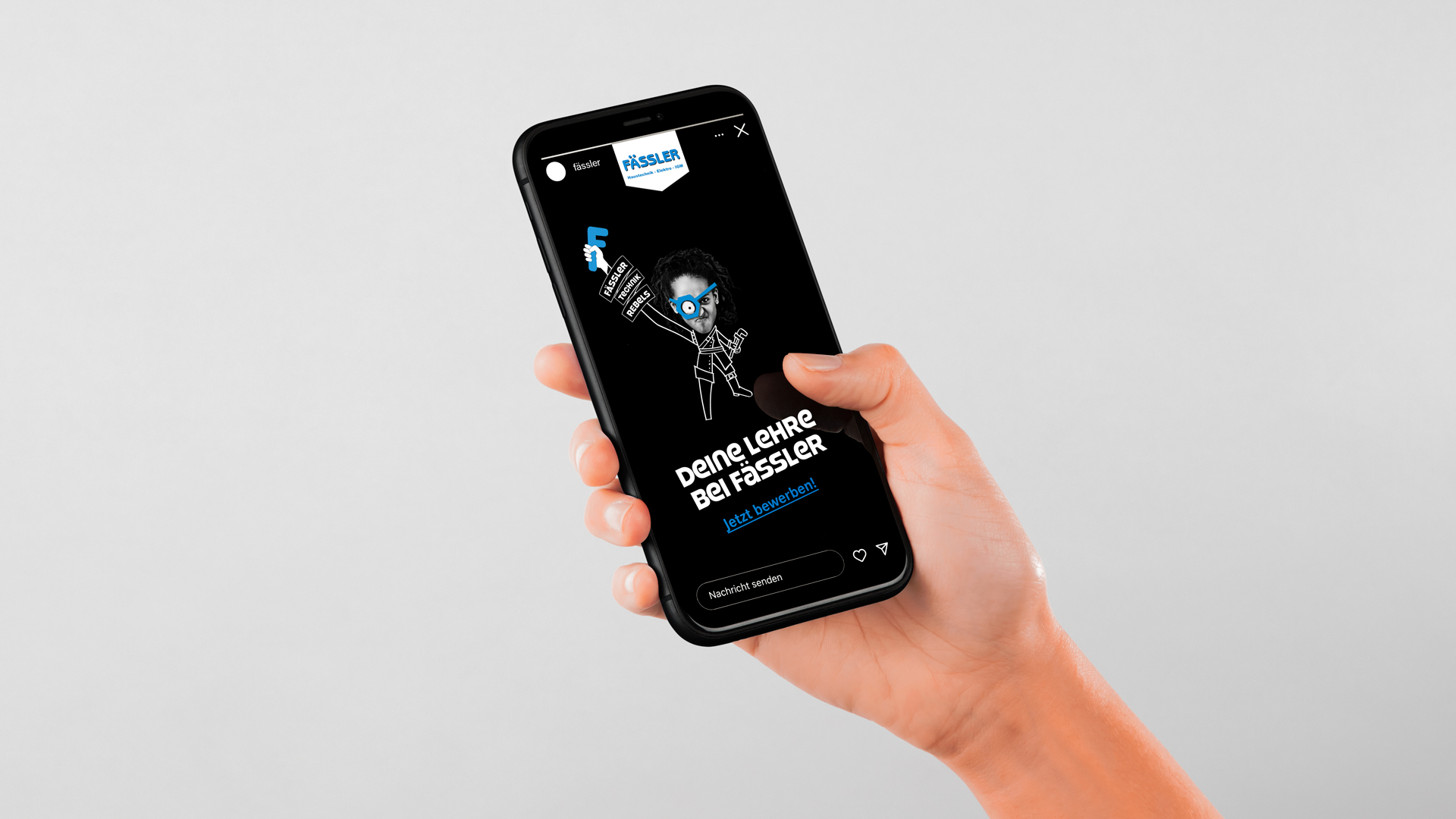 mockup_faessler_technik_rebels_static.jpg Ein Smartphone mit einer Instagram Story. Inhalt ist die Werbung für eine Lehre bei Fässler.