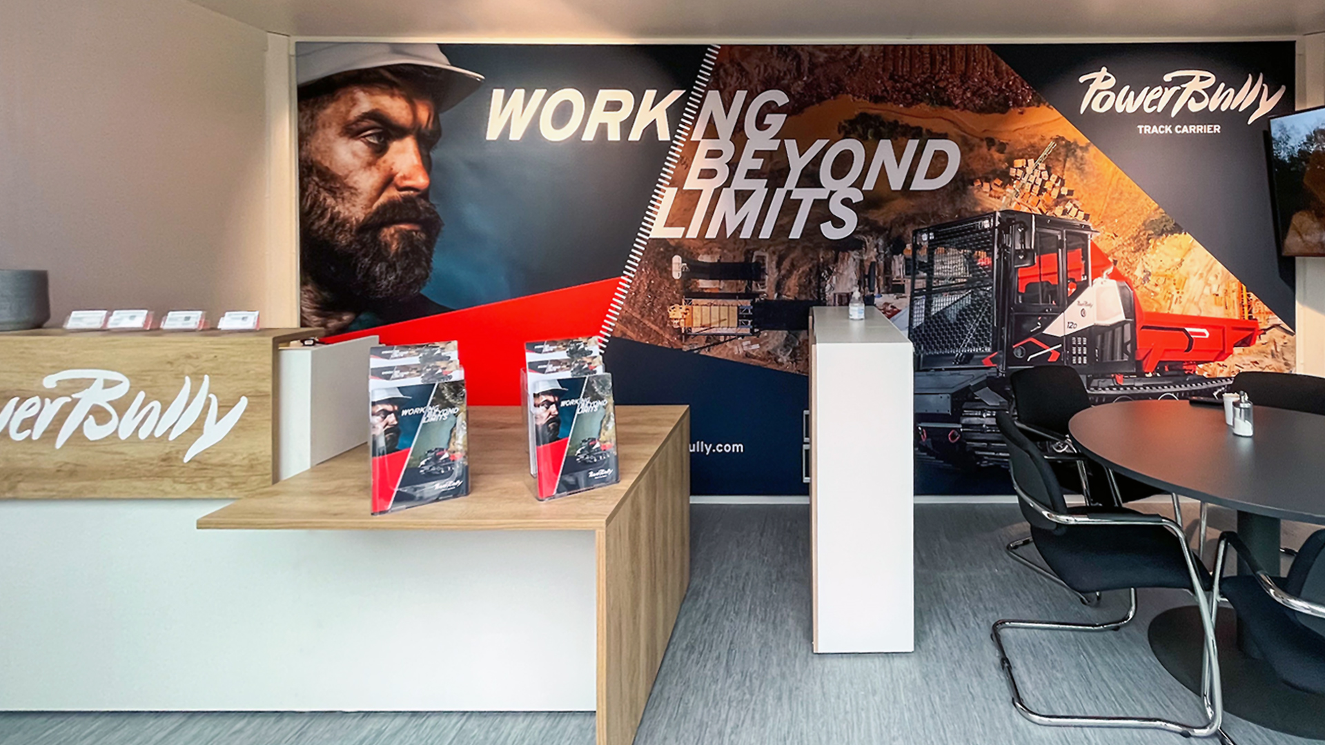 powerbully-bauma-stand_01.jpg Kässbohrer war schon mit dem Powerbully auf der Bauma, der größten Messe zum Thema Bau im deutschsprachigen Raum, vertreten.