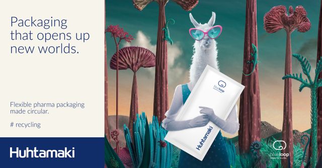 Anzeige Huhtamaki pharma packaging Lama mit Sonnenbrille und Kleid hält weißes Sachet im Arm